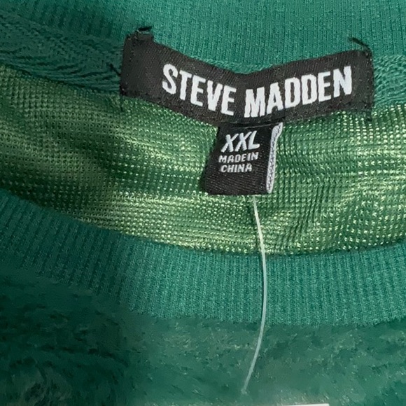 Steve Madden Plush Pullover NWT - Picture 5 of 9